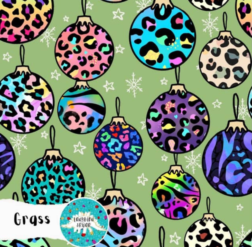 Ladybird & Roar: Grass Baubles